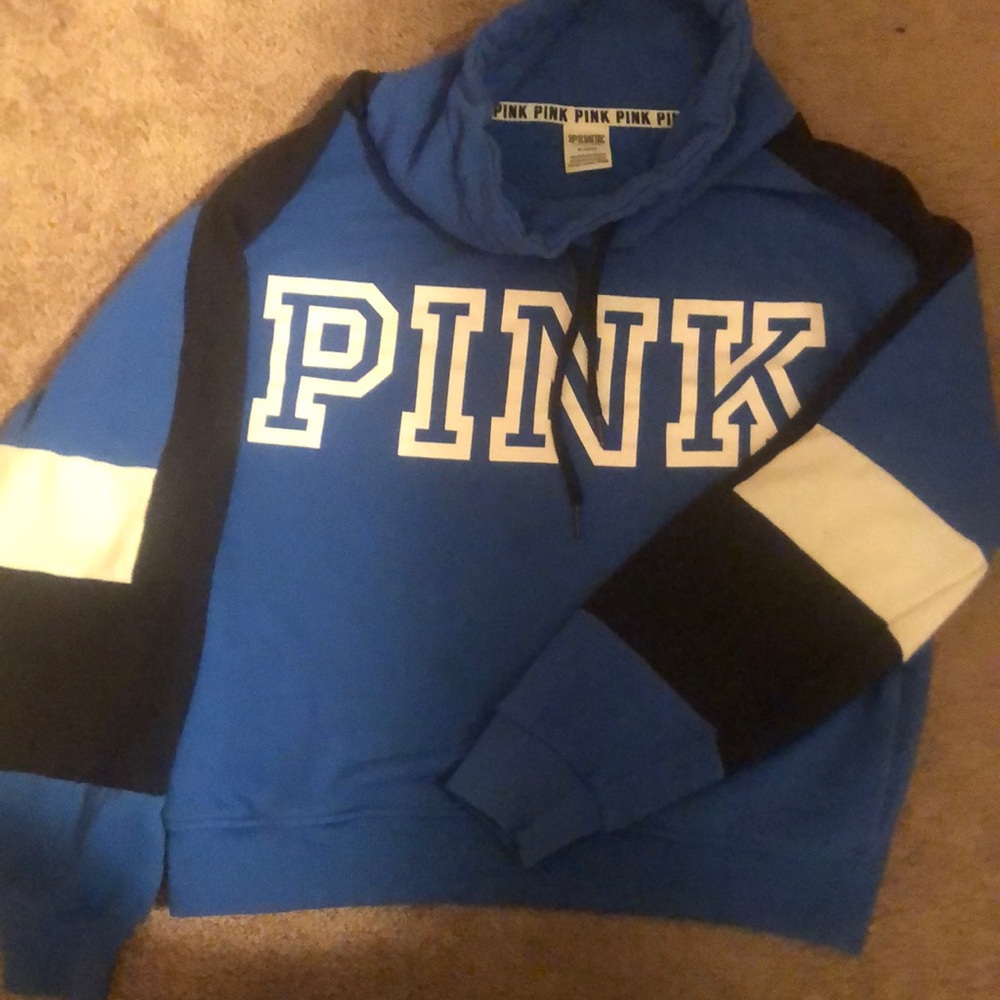 pink sweatshirt 💙